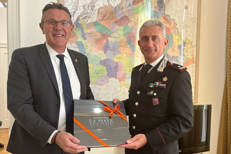 2f7bb693f9e8b1bbf875f0818996978d