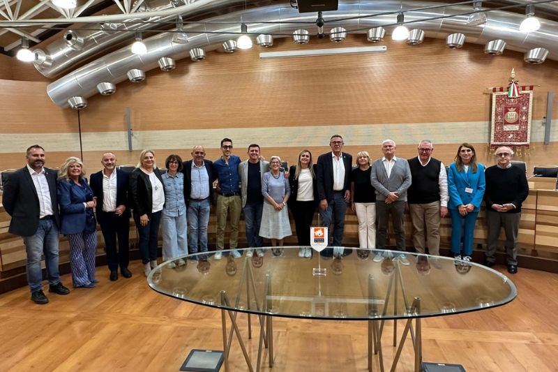 41caa23393f9d9a5f744162d34346b69